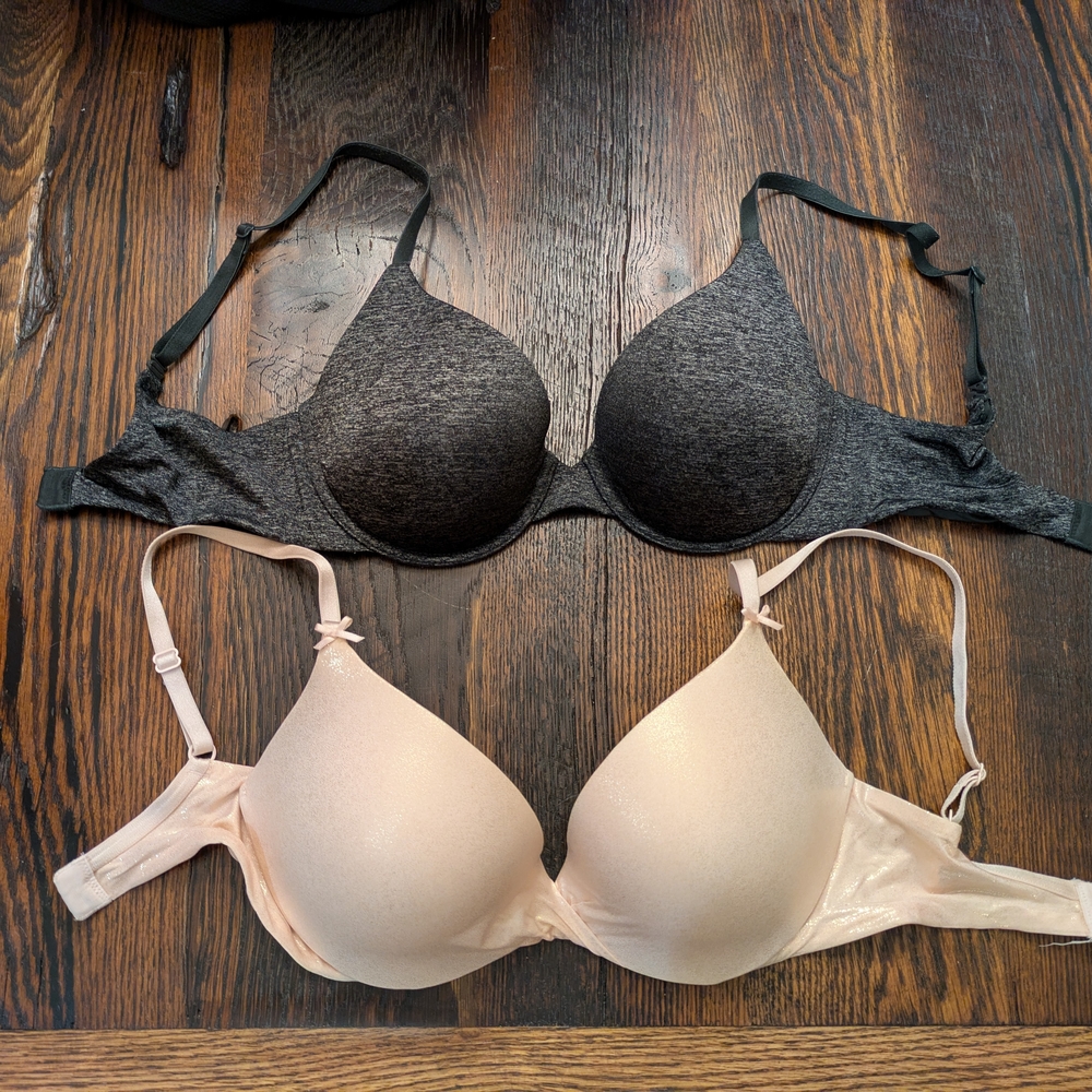 VS 32D set of 2: Women's Black and Cream Bras